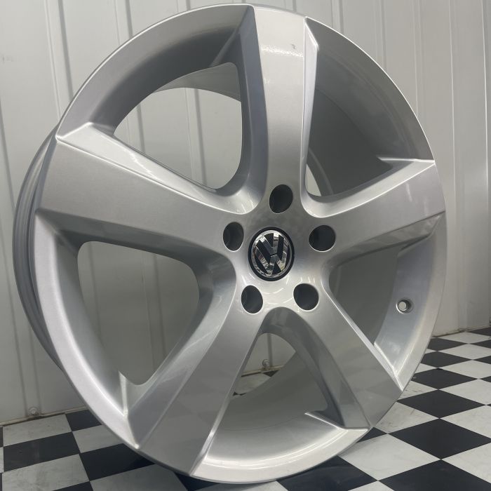 20 5/130 9.0J ET60 DIA71.6 WSP Italy VO51 S783 Siliver