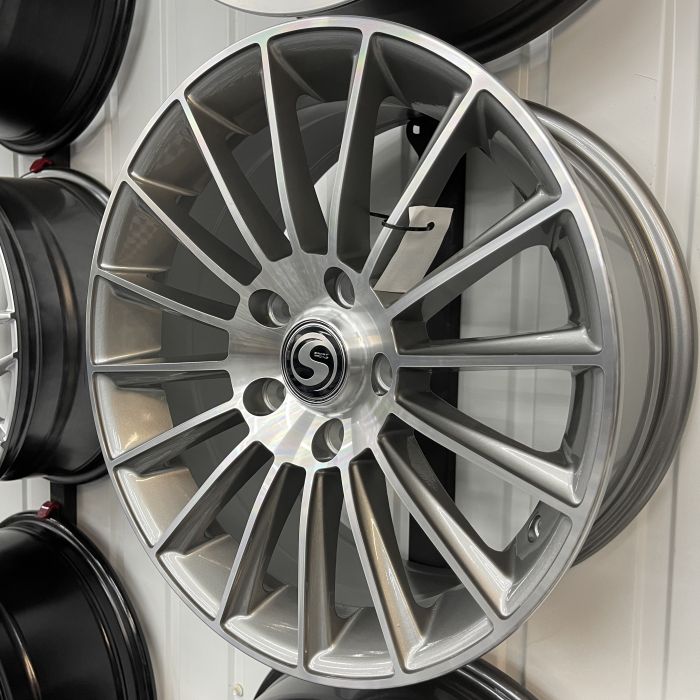 16 5/114.3 7.0J ET40 DIA73.1 SR T-1098 G4