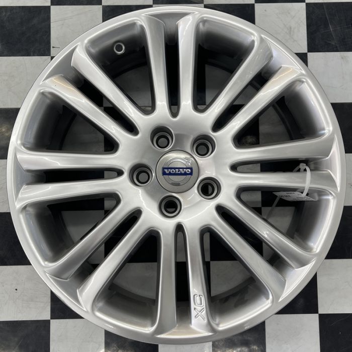 18 5/108 7.5J ET49 DIA67.1 WSP Volvo W1250 HyperSilver