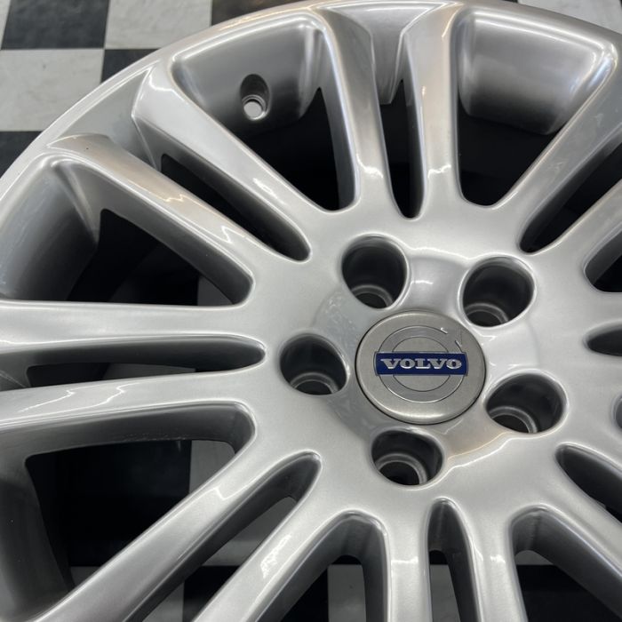 18 5/108 7.5J ET49 DIA67.1 WSP Volvo W1250 HyperSilver