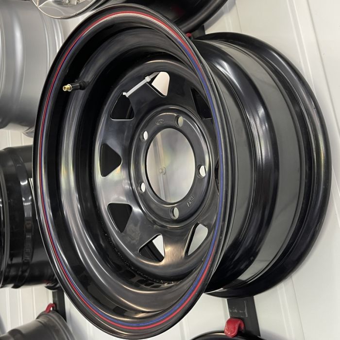 15 5/139.7 7.0J ET-20 DIA110 чорний з червоним обідком (Китай)